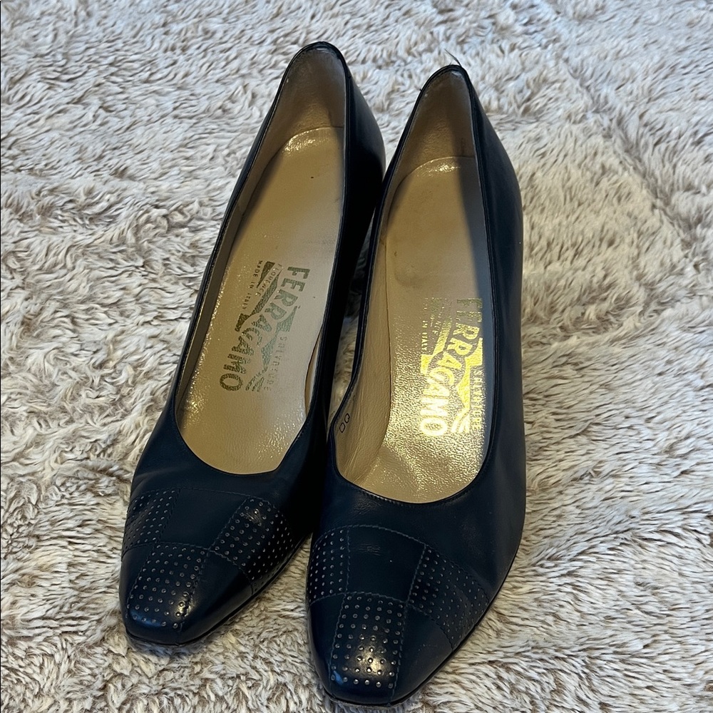 Salvatore Ferragamo Vintage Luxury Chic Navy Leather Heels *Narrow fit* Designer